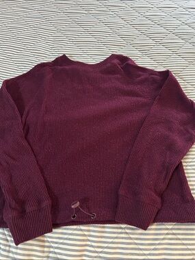 Womens Ribbed Crewneck Sweater in Deep Wine